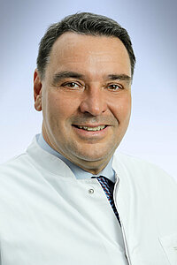 Prim. Univ.- Lekt. Dr. Hermann Moser